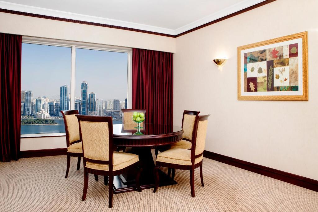 Corniche Hotel Sharjah 5*