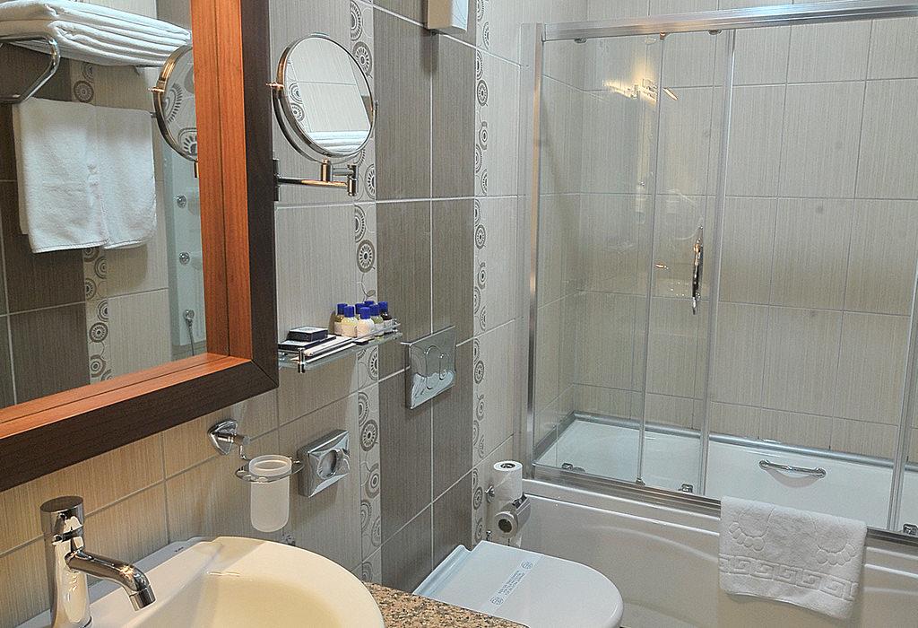 Rhiss Hotel Bostanci 4*