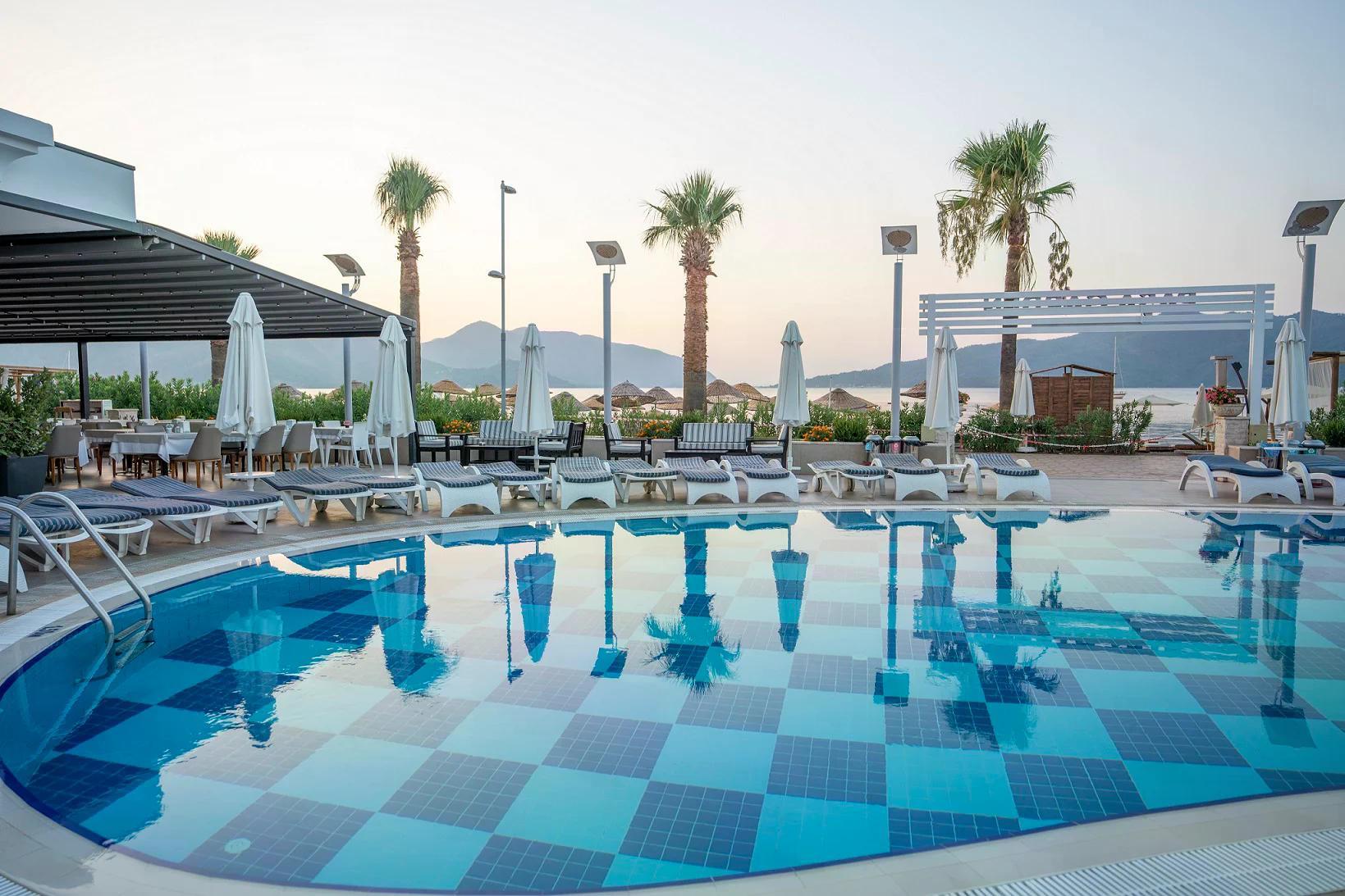 Pasa Garden Beach Hotel 4*