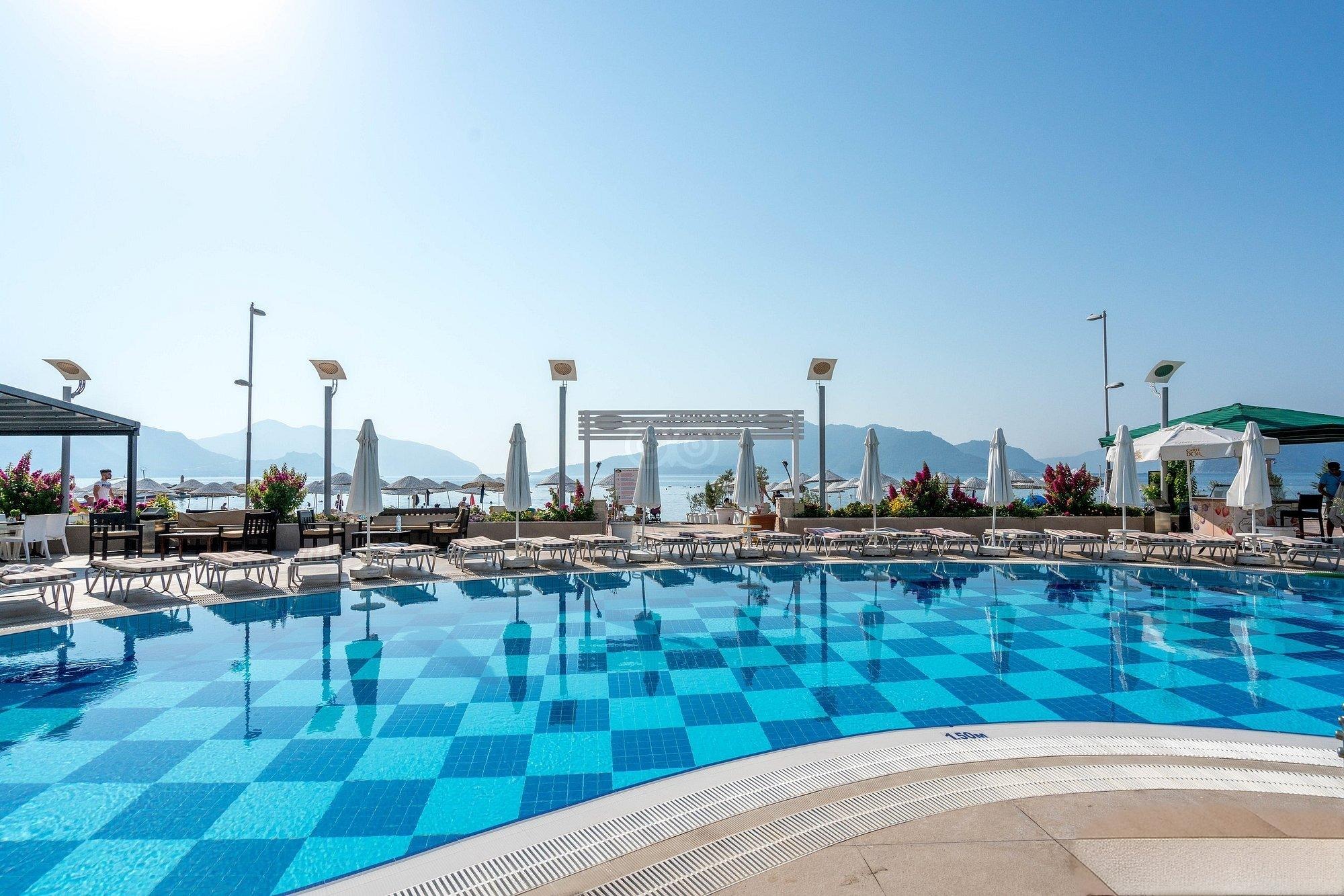 Pasa Garden Beach Hotel 4*