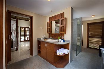 Balibaliku Beach Front Luxury Private Pool Villa 4*