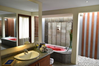 Balibaliku Beach Front Luxury Private Pool Villa 4*