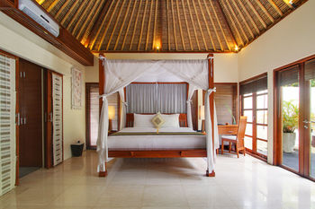 Balibaliku Beach Front Luxury Private Pool Villa 4*