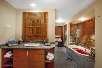 Balibaliku Beach Front Luxury Private Pool Villa 4*