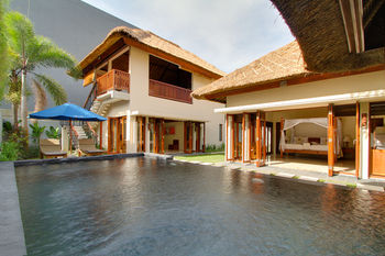 Balibaliku Beach Front Luxury Private Pool Villa 4*
