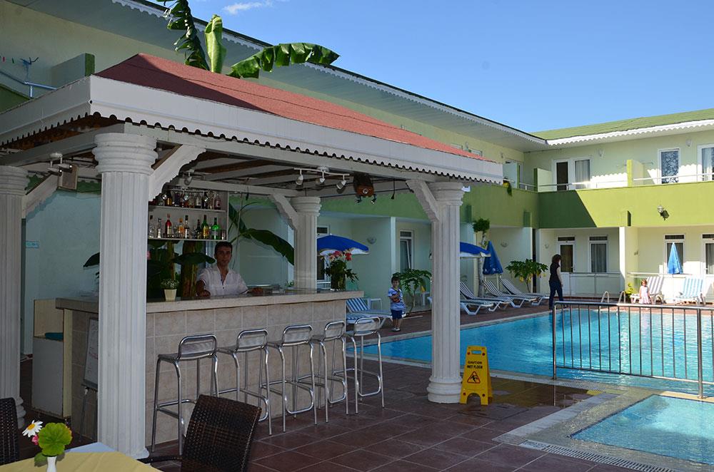Elis Beach Hotel 3*