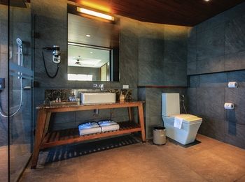 Two Seasons Coron Bayside Hotel 4*