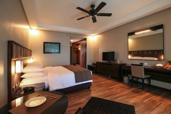 Two Seasons Coron Bayside Hotel 4*