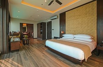 Two Seasons Coron Bayside Hotel 4*