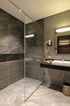 Two Seasons Coron Bayside Hotel 4*