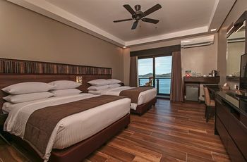 Two Seasons Coron Bayside Hotel 4*
