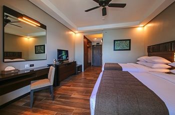 Two Seasons Coron Bayside Hotel 4*