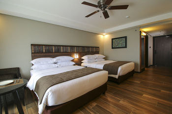 Two Seasons Coron Bayside Hotel 4*