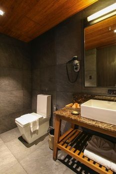 Two Seasons Coron Bayside Hotel 4*
