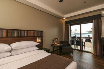 Two Seasons Coron Bayside Hotel 4*
