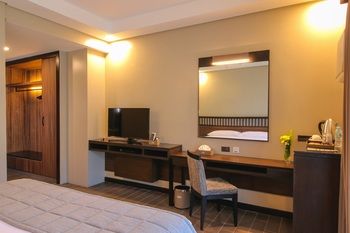 Two Seasons Coron Bayside Hotel 4*