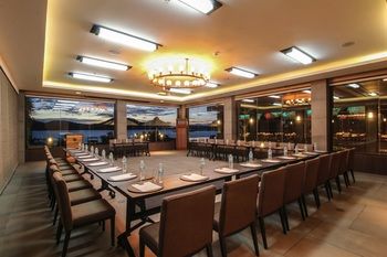 Two Seasons Coron Bayside Hotel 4*
