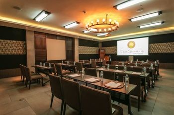 Two Seasons Coron Bayside Hotel 4*