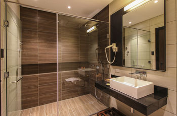 Two Seasons Coron Bayside Hotel 4*