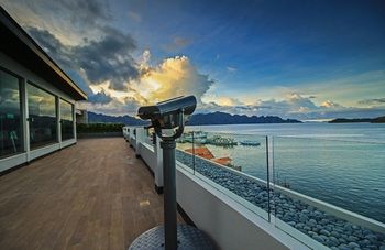 Two Seasons Coron Bayside Hotel 4*