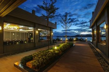 Two Seasons Coron Bayside Hotel 4*