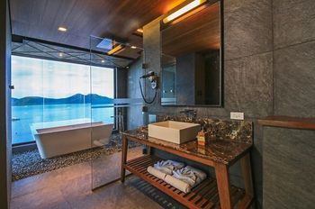 Two Seasons Coron Bayside Hotel 4*
