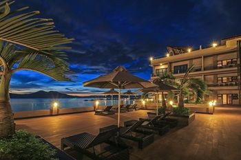 Two Seasons Coron Bayside Hotel 4*