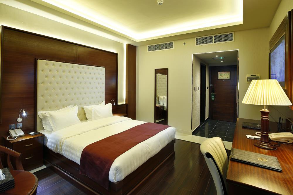 Queen Palace Hotel 4*