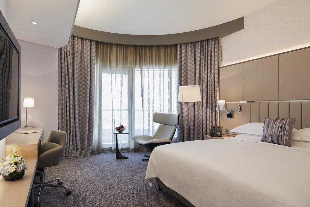 Pearl Rotana - Capital Centre 4*