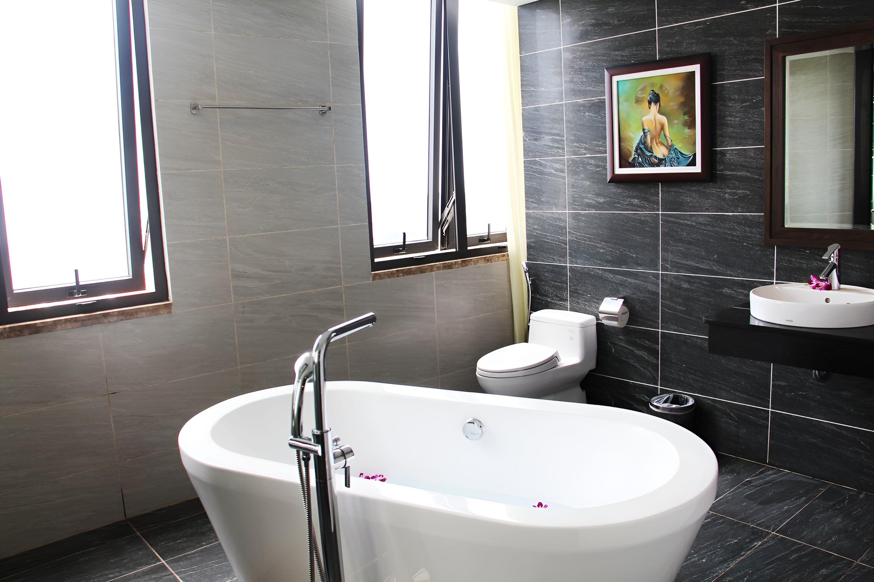 Danaciti Hotel 4*