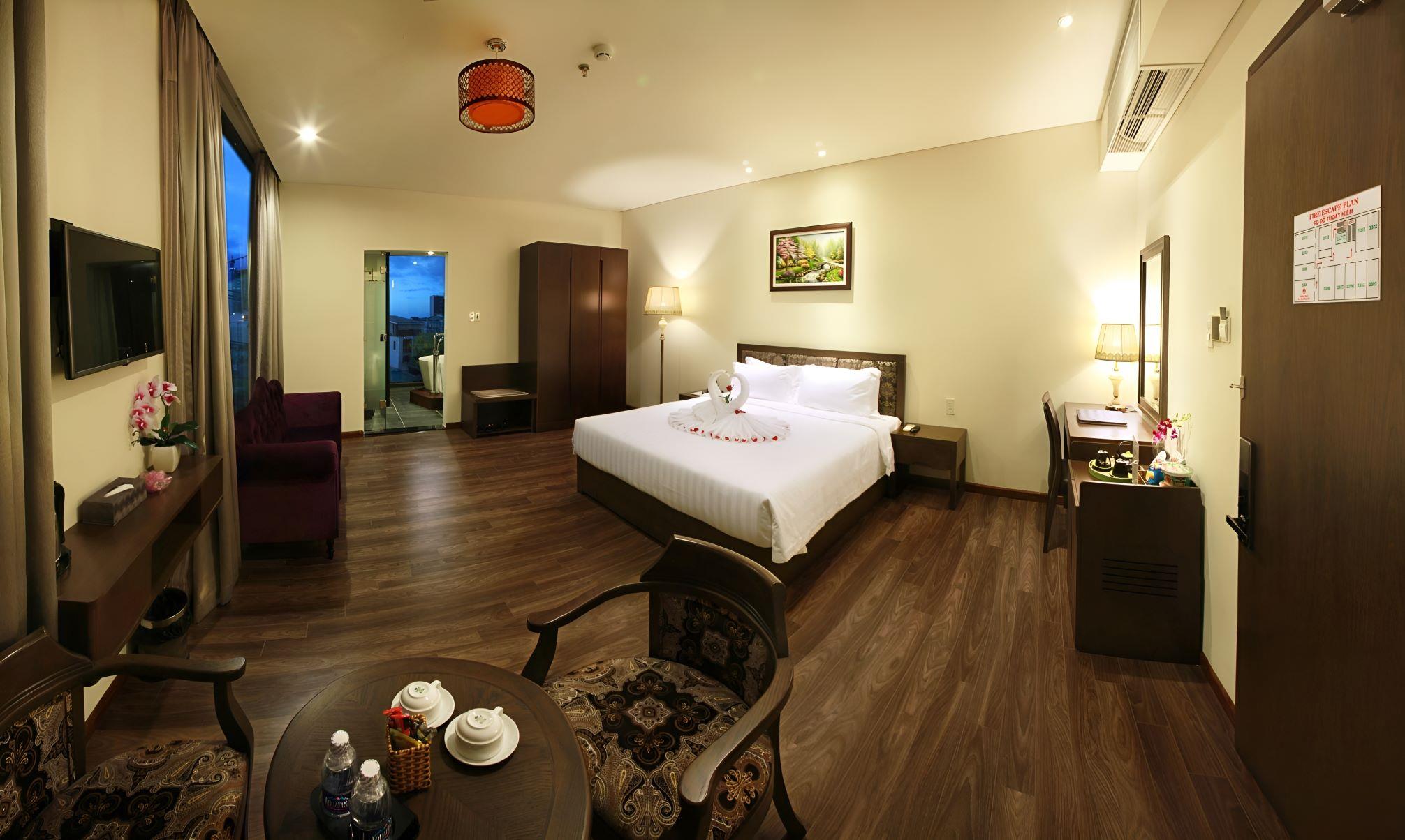 Danaciti Hotel 4*