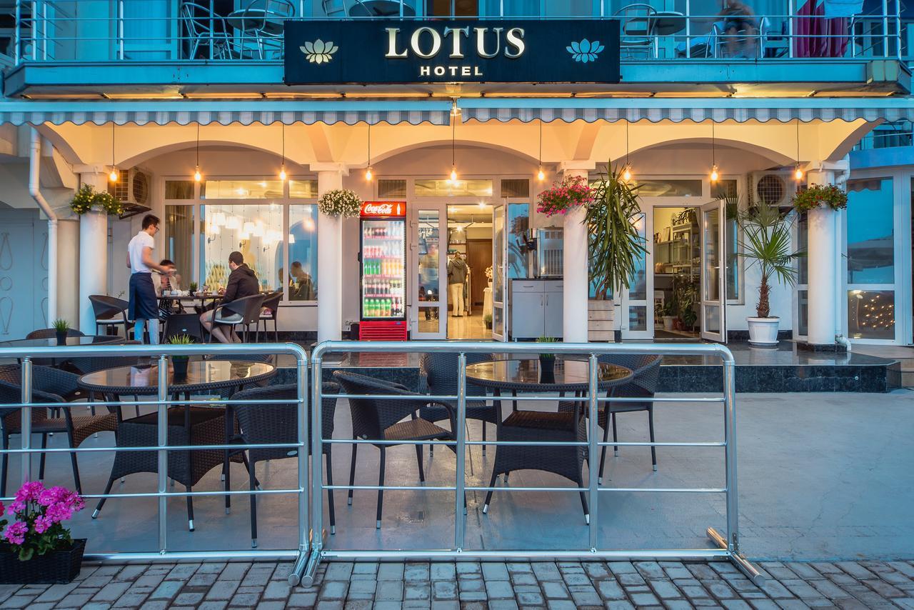 Lotus Hotel 3*