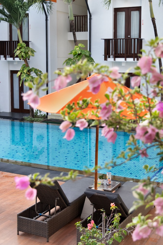 Harris Hotel Raya Kuta - Bali 4*