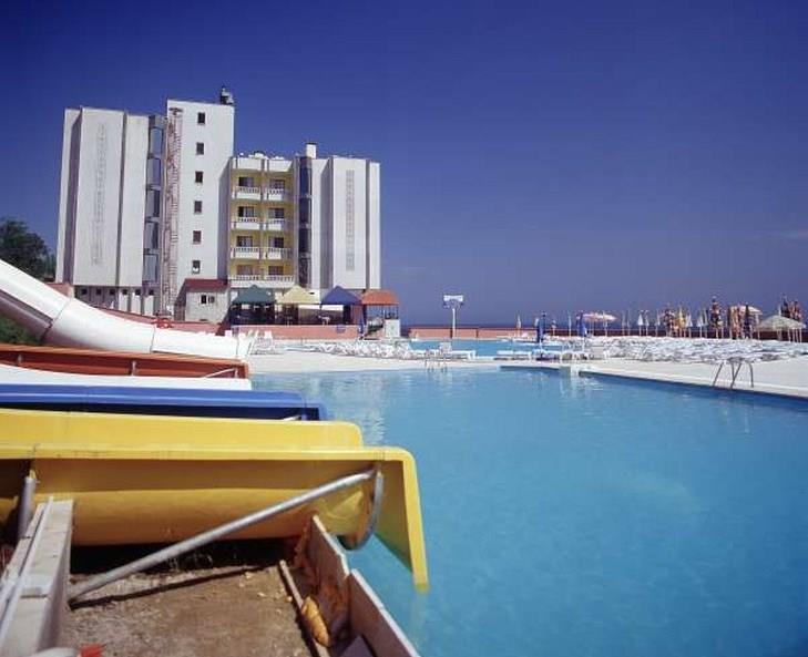 Water Paradise Hotel and Aqua Park 4*