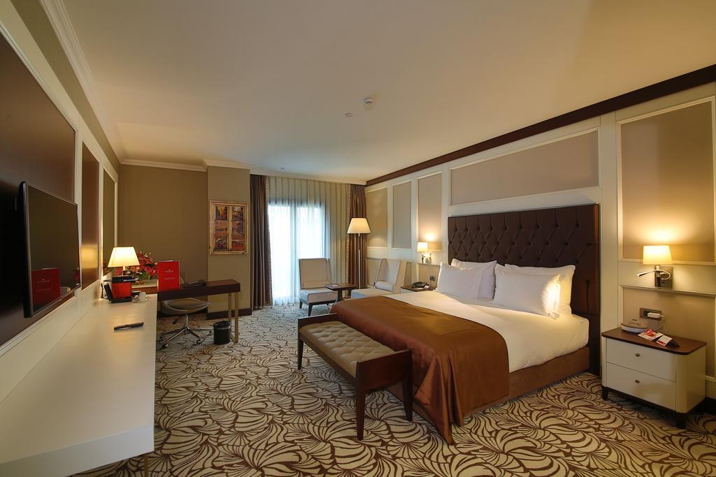 Ramada Hotel & Suites Istanbul Merter 5*