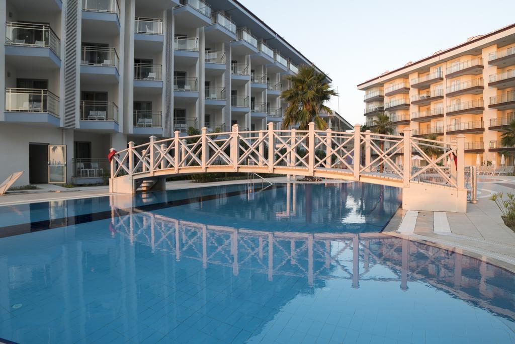 Ramada Hotel & Suites by Wyndham Kusadasi 5*