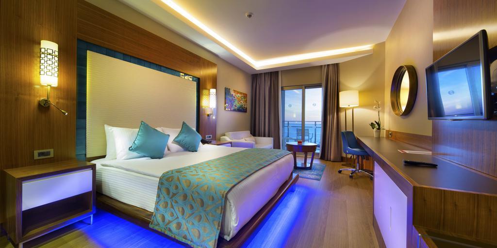 Ramada Hotel & Suites by Wyndham Kusadasi 5*