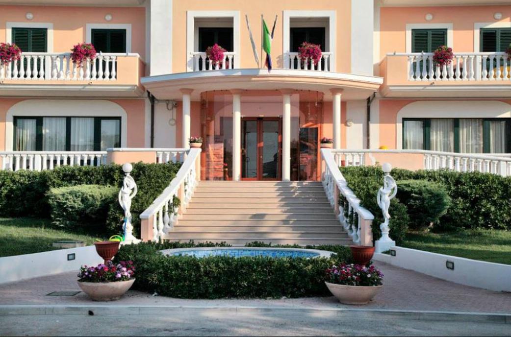 Hotel Adria Rodi Garganico 3*