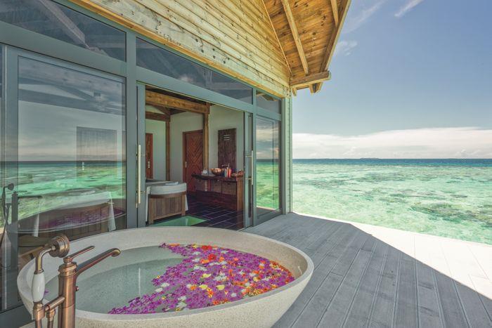 Movenpick Resort Kuredhivaru Maldives 5*