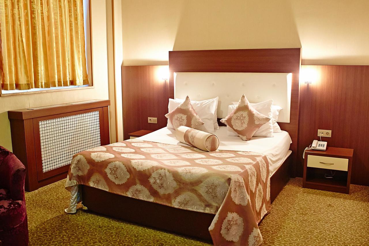 Grand Hotel Nakhchivan 3*