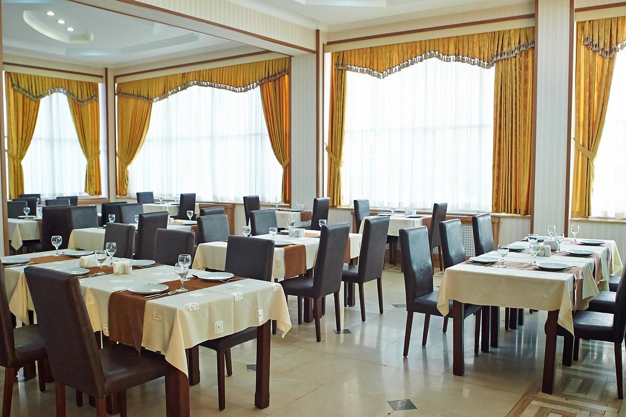 Grand Hotel Nakhchivan 3*