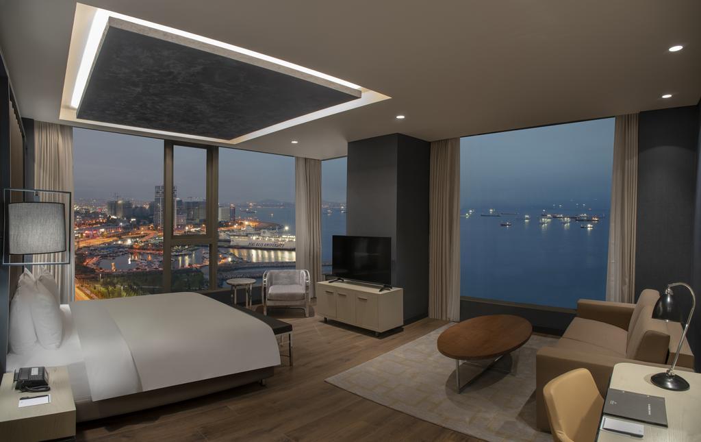Hilton Istanbul Bakirkoy 5*