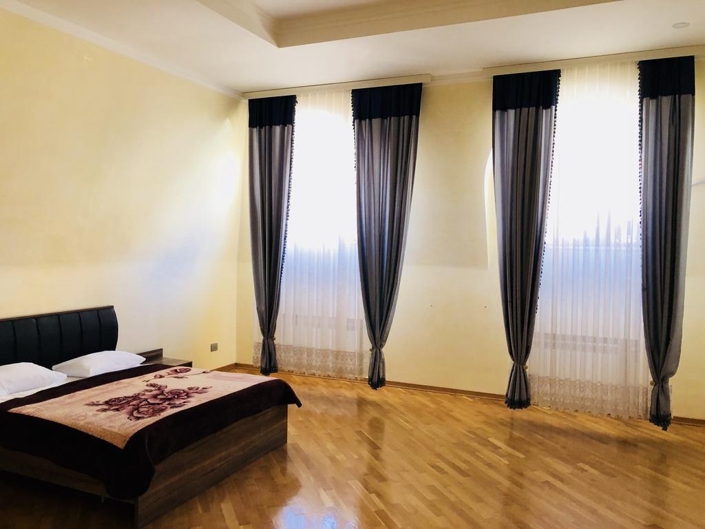 Amadeo Hotel & Apartments 3*
