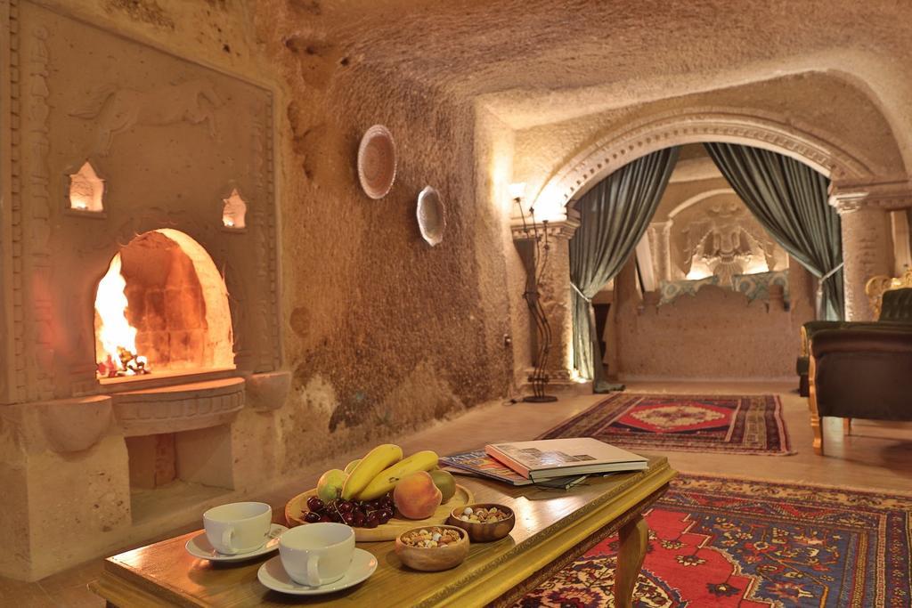 Holiday Cave Hotel 4*