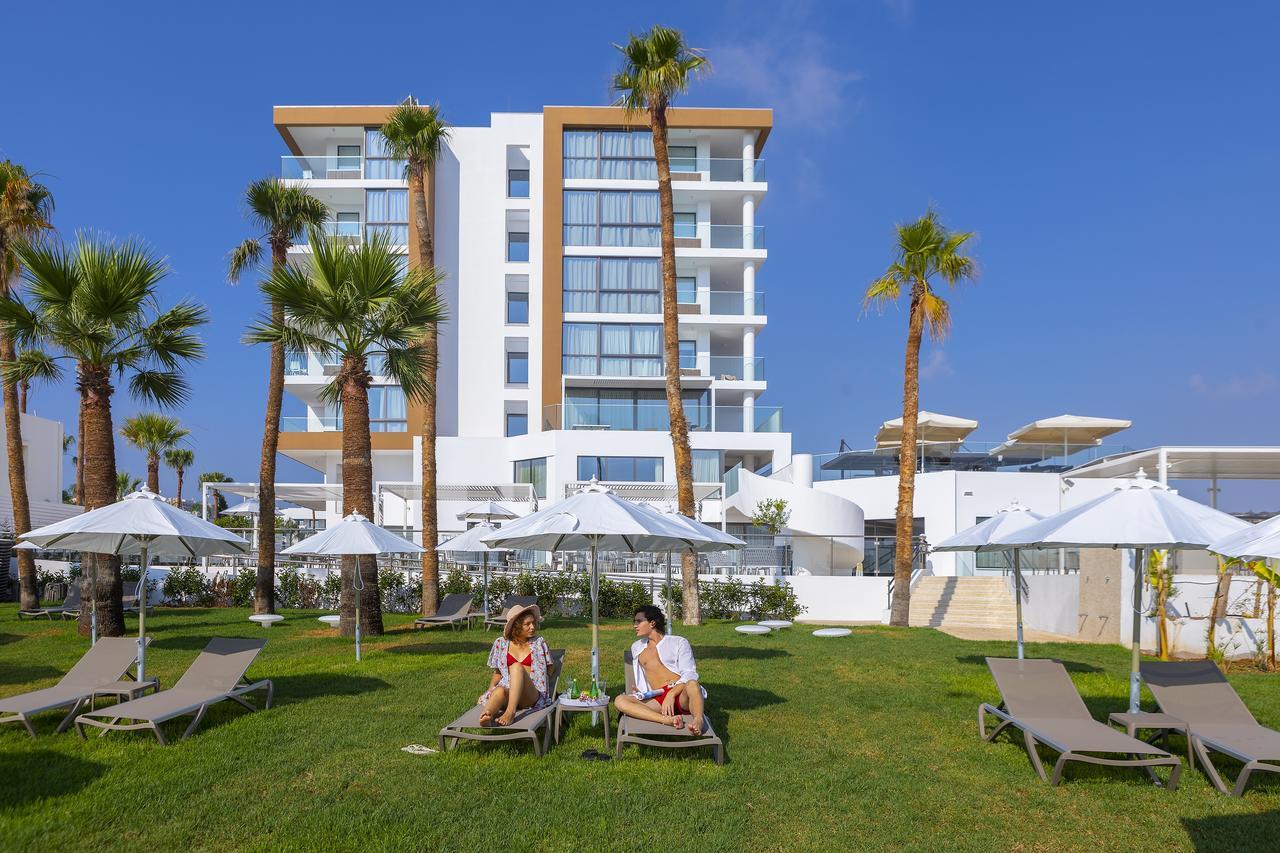 Туры в Leonardo Crystal Cove Hotel & Spa by the sea