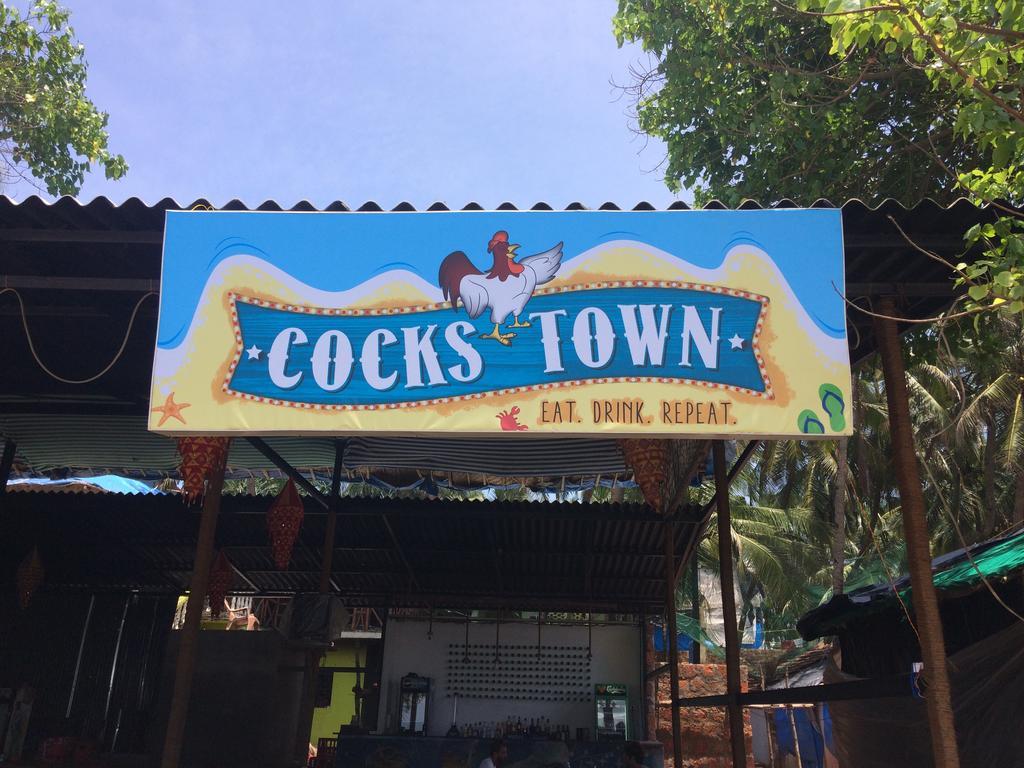 Cocks Town 1*