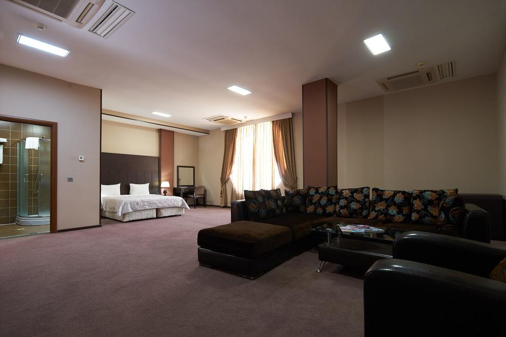 Crossway Baku Hotel 4*