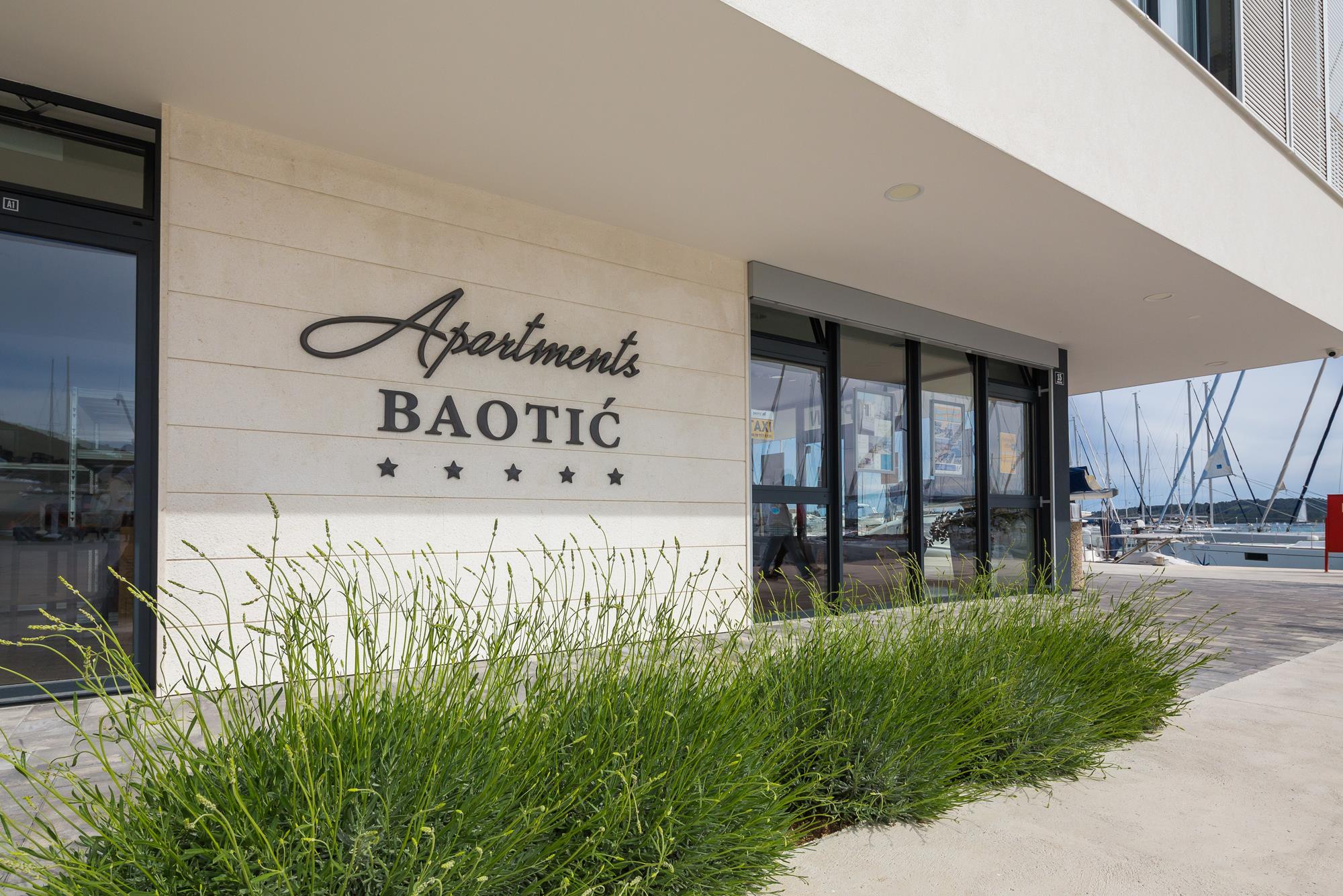 Baotic Apartments 5*