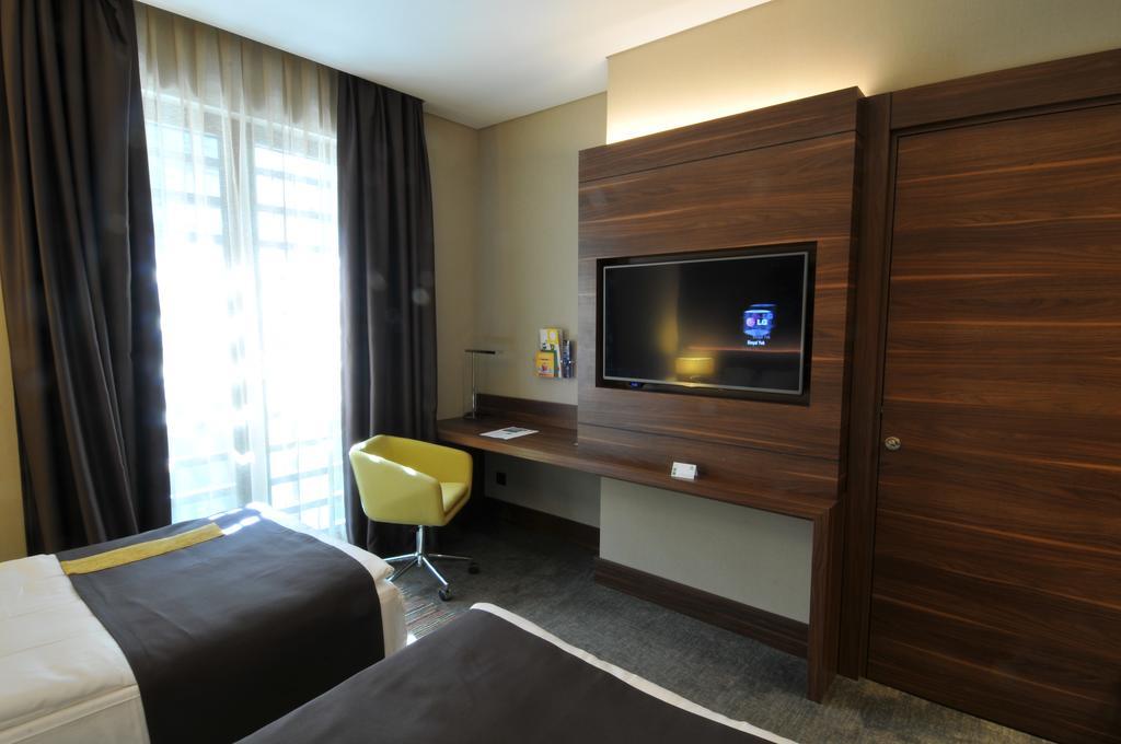 Holiday Inn Istanbul - Kadikoy 4*