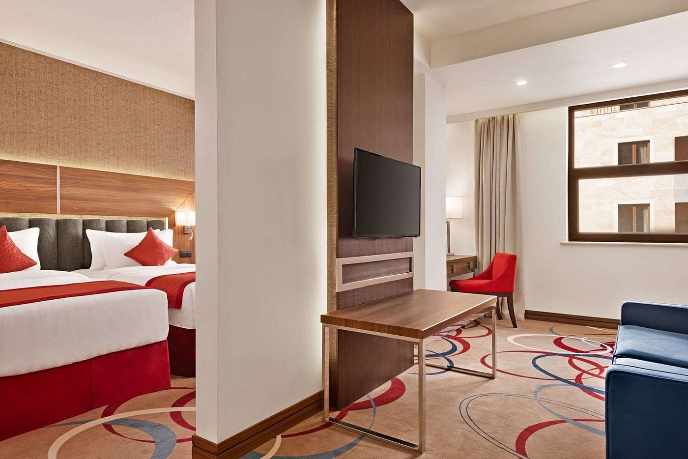 Ramada Hotel & Suites 4*